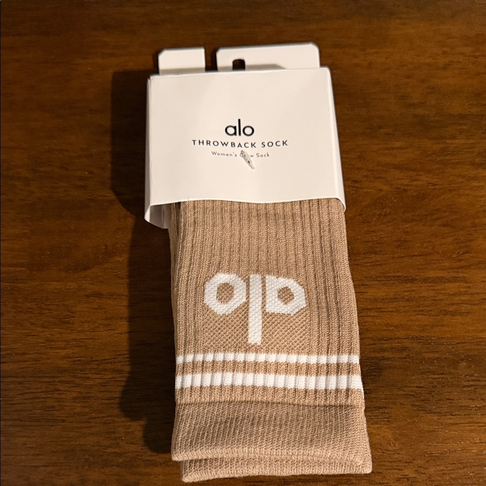 ALO Yoga Tan Throwback Women’s Socks
